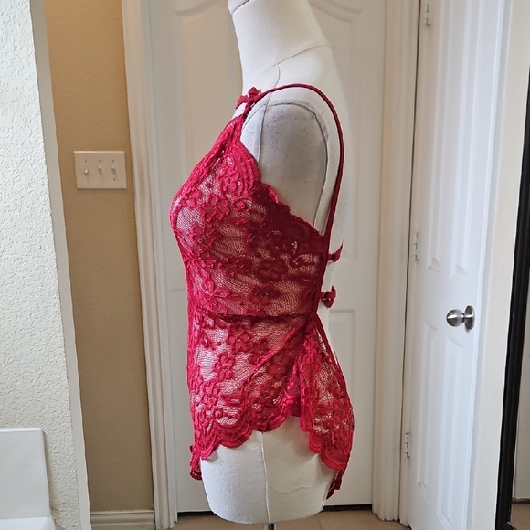 Elegant Seductive Red Scalloped Lace Teddy Bodysuit - Picture 7 of 12
